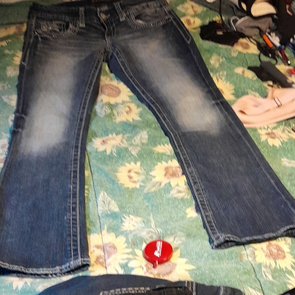 Maurices Premium Embellished Jeans Size 7/8 Regular